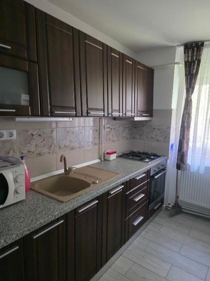 Apartament cu 2 camere semidecomandat, mobilat în Ultracentral