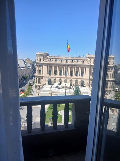 Garsonieră semidecomandată în Calea Victoriei
