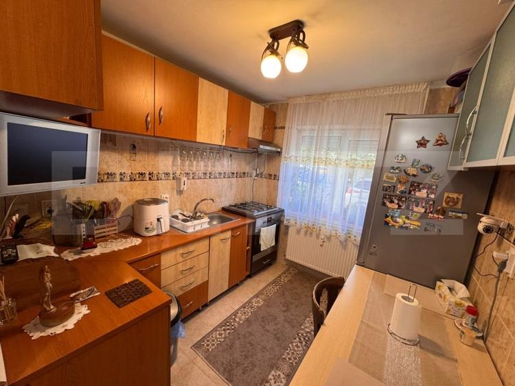 Apartament cu 2 camere semidecomandat, mobilat în Valea Rosie
