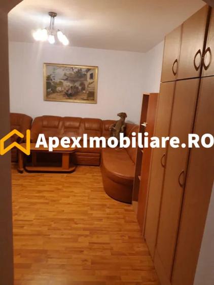 Apartament cu 3 camere decomandat în Berceni