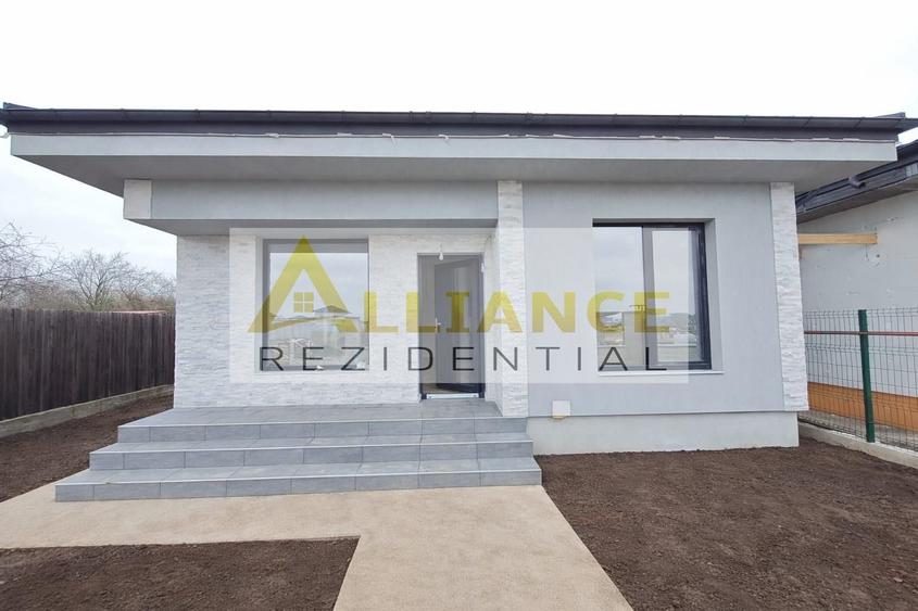 Casă individuală cu 3 camere decomandat cu Canalizare în Berceni
