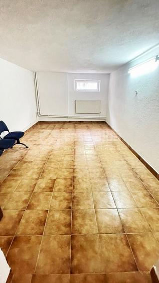 Casă individuală cu 12 camere decomandat cu Canalizare în Sărărie