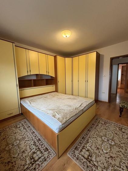 Apartament cu 3 camere nedecomandat în Central