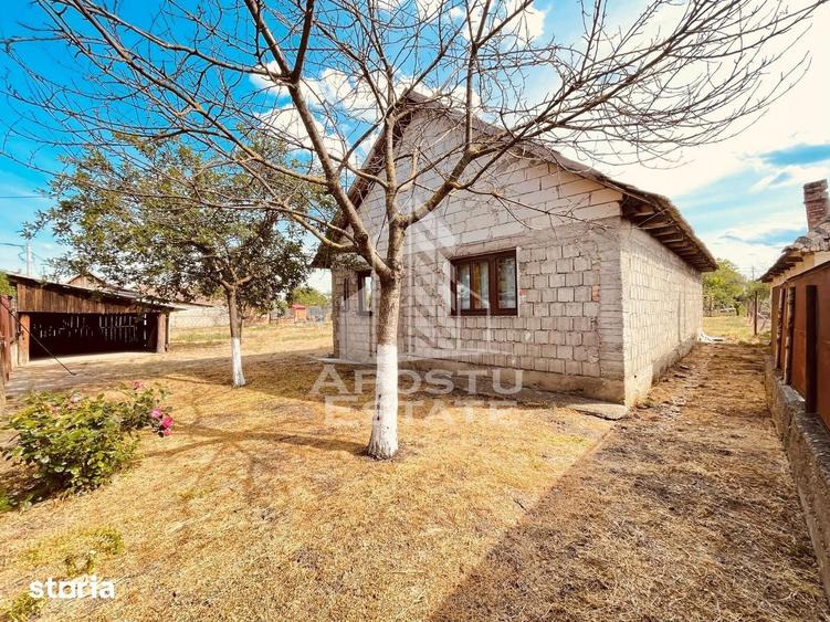 Casă cu 2 camere cu Teren 1472 Mp în Central