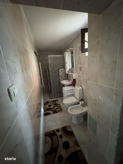Casă cu 4 camere cu Teren 450 Mp în Vadu Pașii