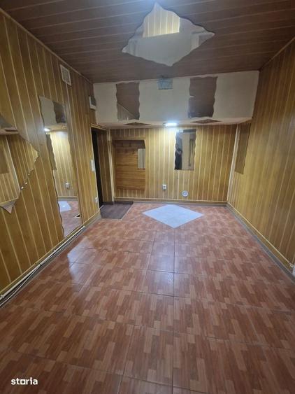 De vanzare garsoniera spatioasa,are baie, centrala termica,Pret 11500e - 3