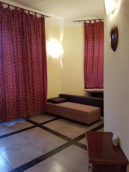 Vand apartament la casa 5 camere central Piata Catedralei - 8
