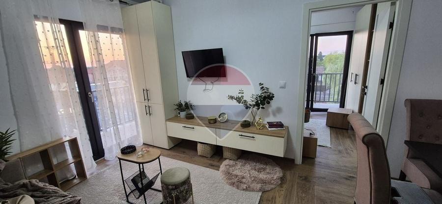Apartament cu 2 camere semidecomandat, mobilat în Ultracentral