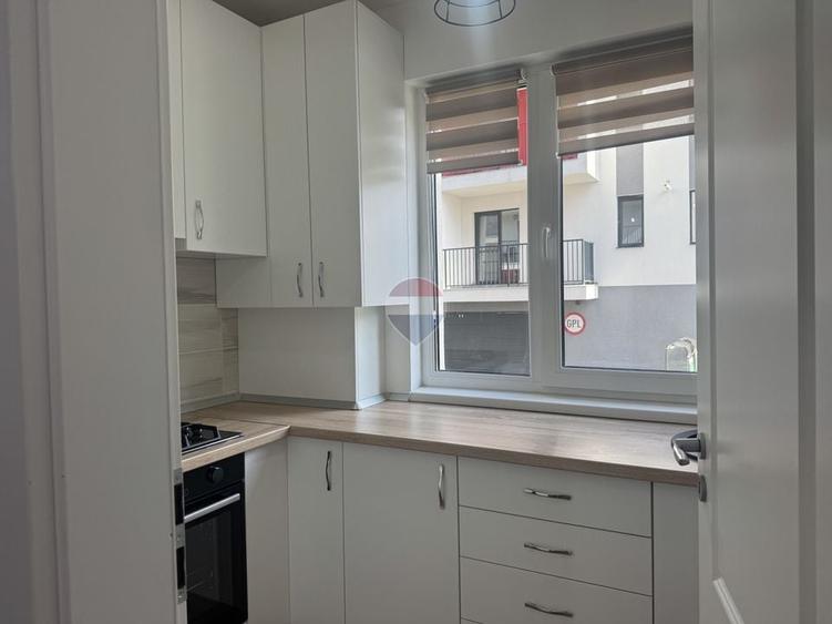 Apartament cu 2 camere semidecomandat, mobilat în Florești