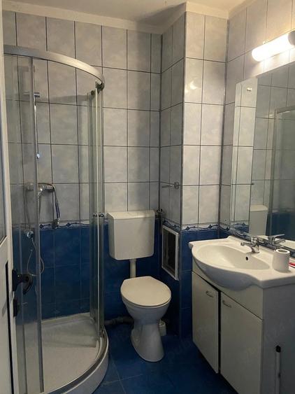 Apartament cu 3 camere semidecomandat în Circumvalațiunii