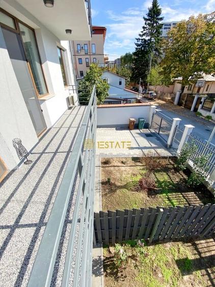 Duplex cu 5 camere cu Canalizare în Aviației