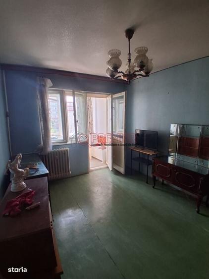 2 Camere de Vanzare Strada Vatra Dornei, Sector 4 - 8