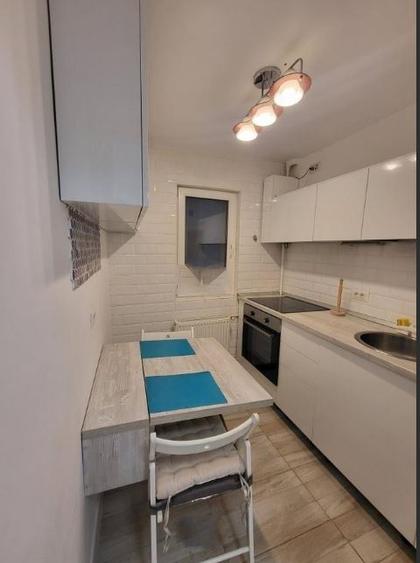 Apartament cu 2 camere decomandat, mobilat în Calea Victoriei