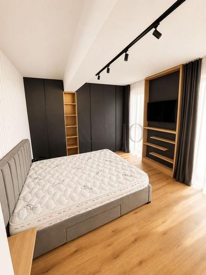 Apartament cu 4 camere semidecomandat în Iancu Nicolae
