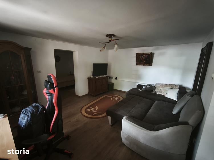Casă cu 3 camere cu Teren 210 Mp în Est