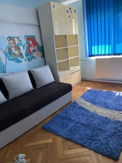 Apartament cu 3 camere decomandat în Torontalului