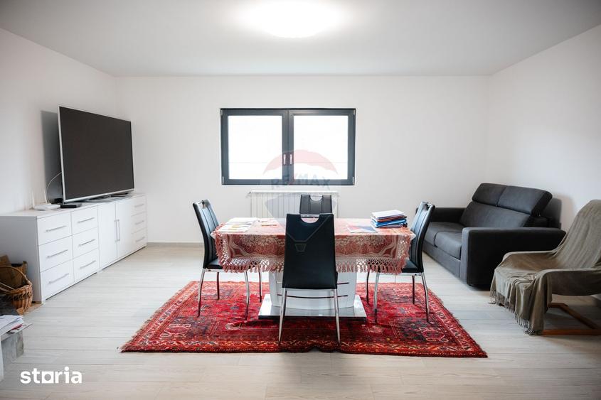 Casă cu 5 camere cu Teren 4242 Mp în Vânători-Neamț