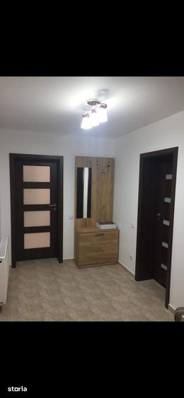 Casă cu 5 camere cu Teren 300 Mp în Roșu