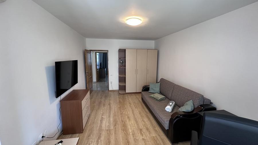 Apartament cu 3 camere decomandat în Dristor