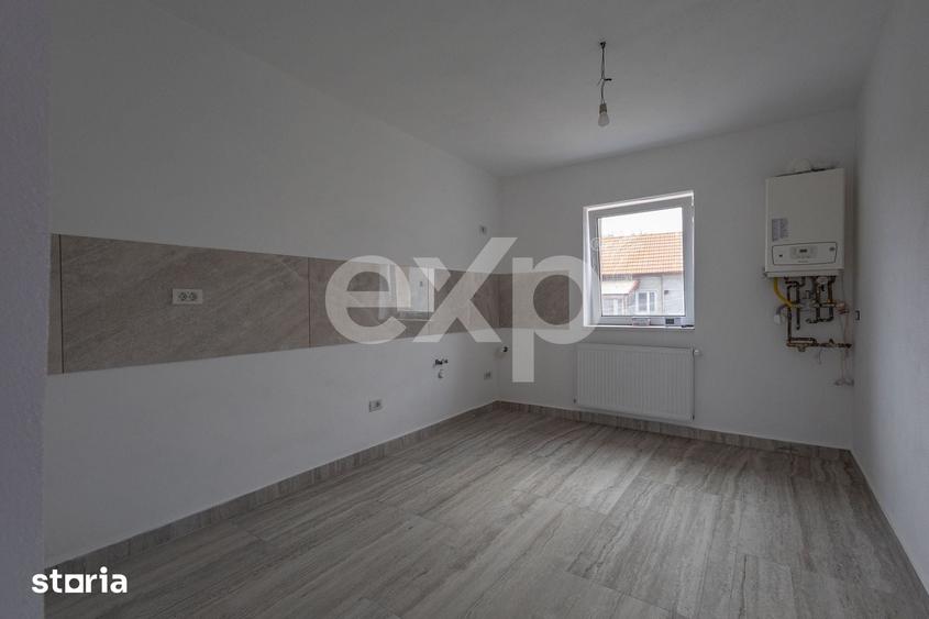 Casă cu 3 camere cu Teren 480 Mp în Sânmihaiu Român