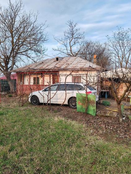 Casă cu Teren 900 Mp în Toporu