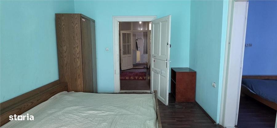 Apartament cu 3 camere în Traian
