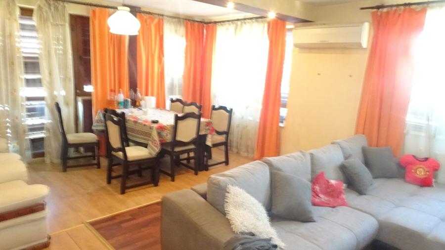 Casă cu 4 camere cu Teren 283 Mp în Micul Dallas