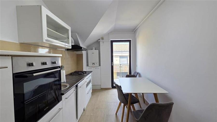 Apartament cu 3 camere decomandat în Dumbrăvița