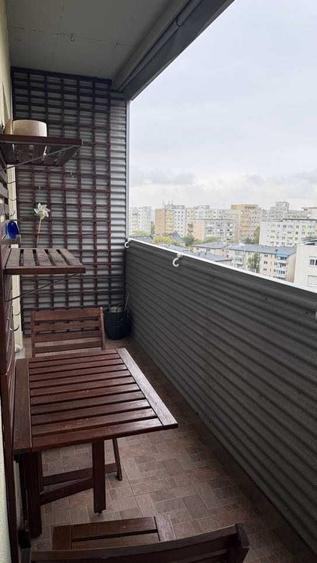 Apartament cu 4 camere decomandat în Titan