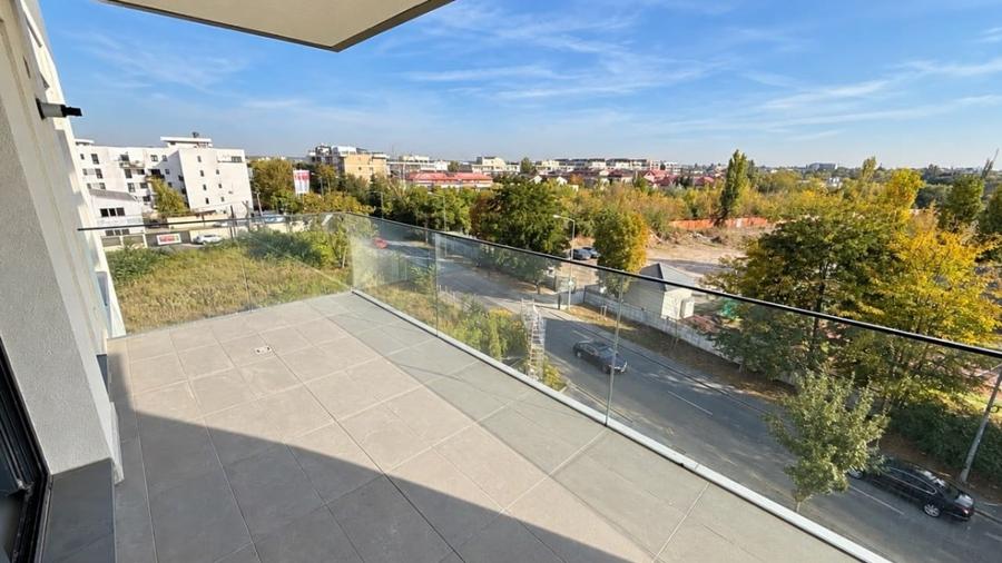 Apartament cu 3 camere decomandat în Băneasa