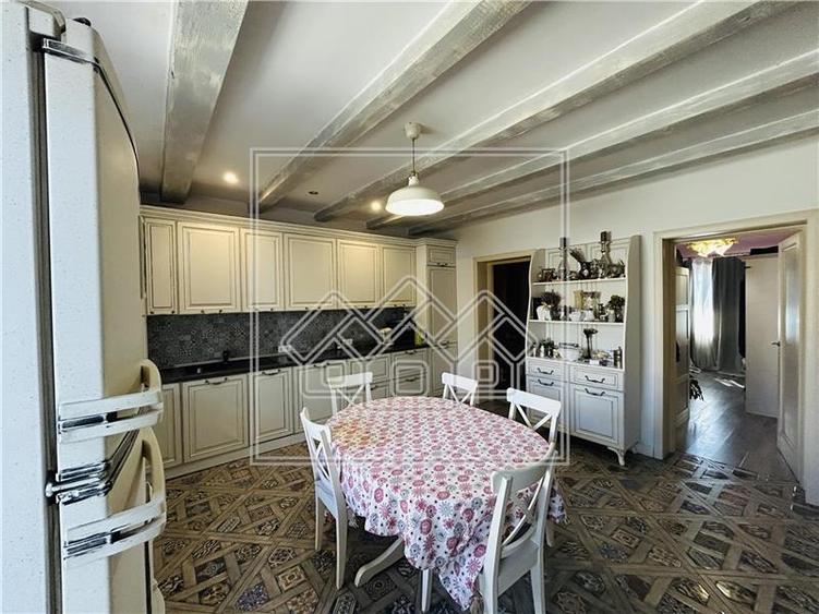 Apartament cu 4 camere, 2 bai, terasa - B-dul Victoriei - 6