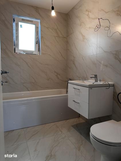 Casă cu 5 camere cu Teren 300 Mp în Central