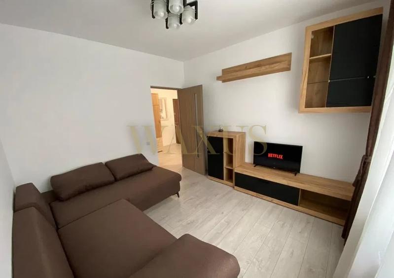 Apartament cu 3 camere semidecomandat, mobilat în Florești