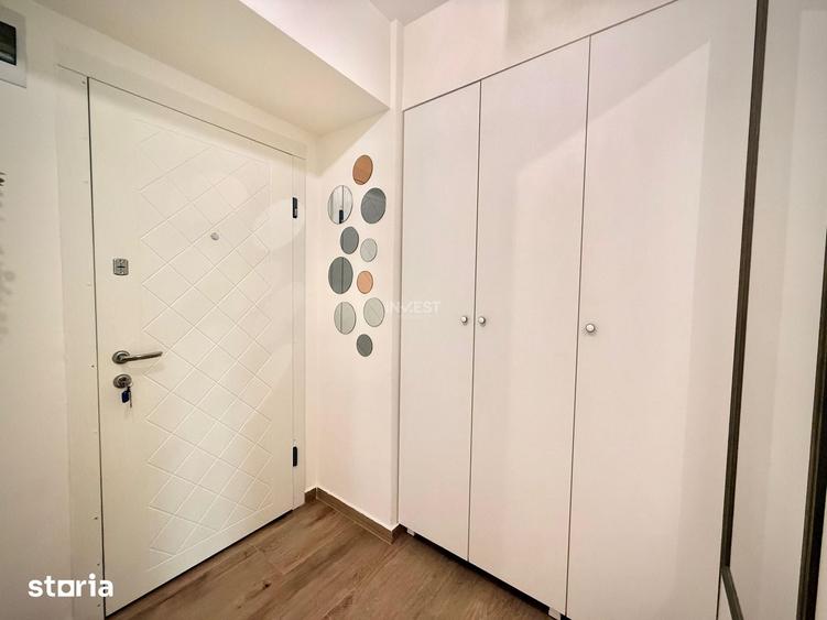 Apartament cu 3 camere în Podu Roș