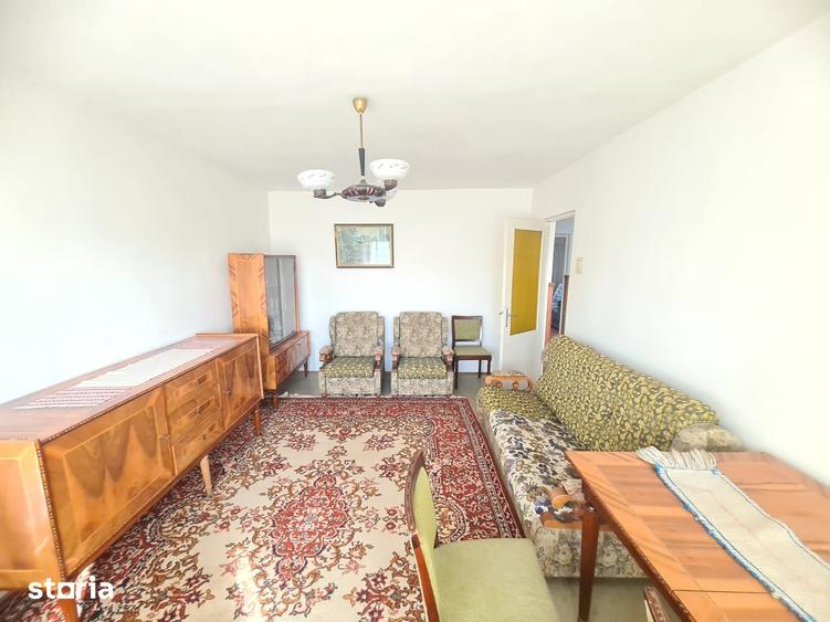 Apartament cu 3 camere decomandat în Central
