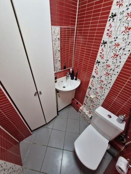 Apartament cu 3 camere decomandat, mobilat în Vitan Mall