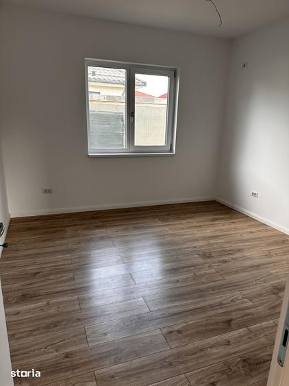 Casă cu 5 camere cu Teren 300 Mp în Central