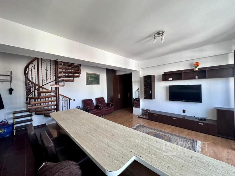 Apartament cu 3 camere semidecomandat, mobilat în Florești