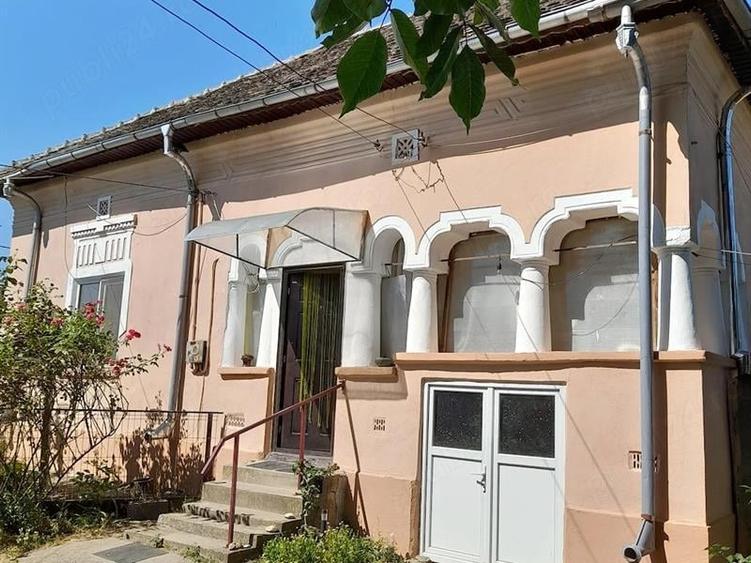 Casă individuală cu 4 camere cu Teren 3000 Mp în Rast