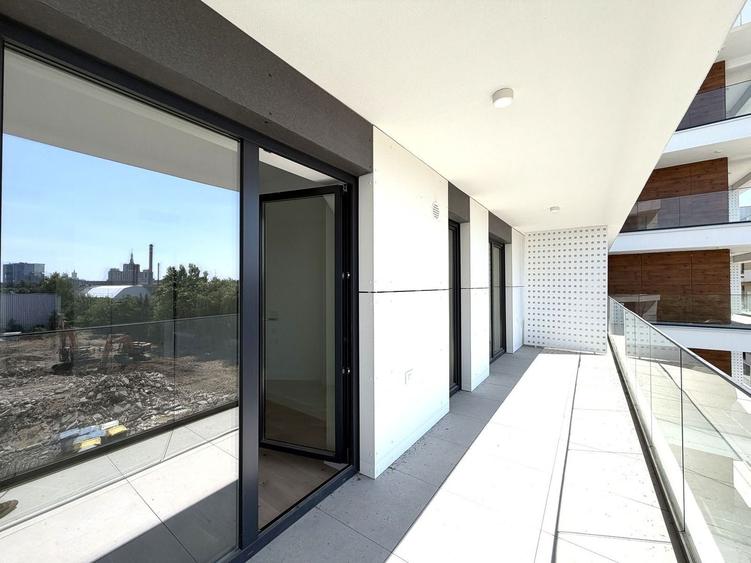 Apartament cu 2 camere semidecomandat în P-ta Presei Libere