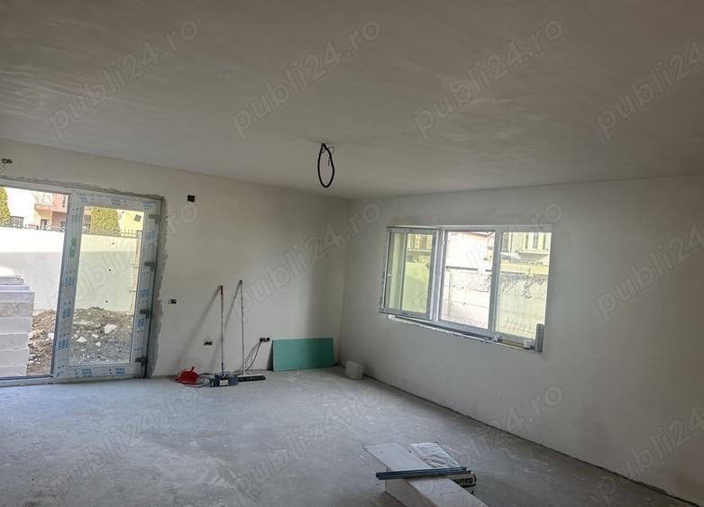 Casă cu 5 camere cu Teren 404 Mp în Km 5