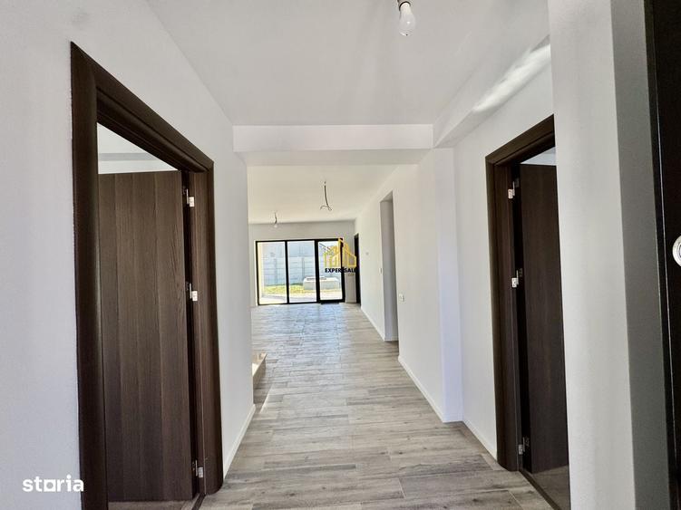 Casă cu 4 camere cu Teren 408 Mp în Domnești