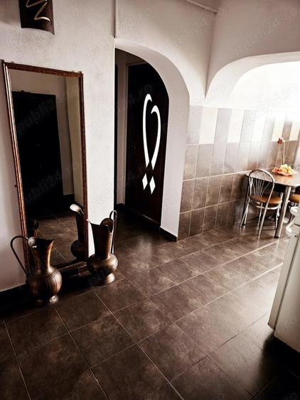 VAND apartament cu 3 camere, decomandat, mobilat si utilat,in MOTRU - 1