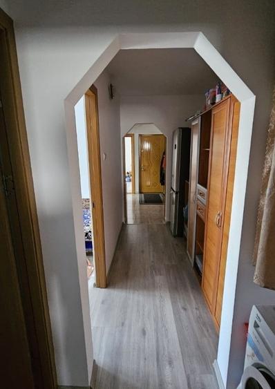 Apartament cu 3 camere decomandat în Obcini
