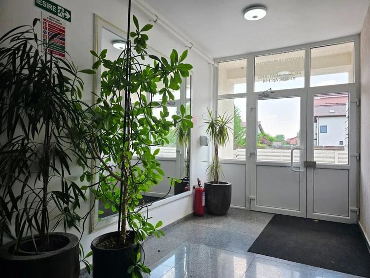 Apartament cu 3 camere semidecomandat în Ultracentral