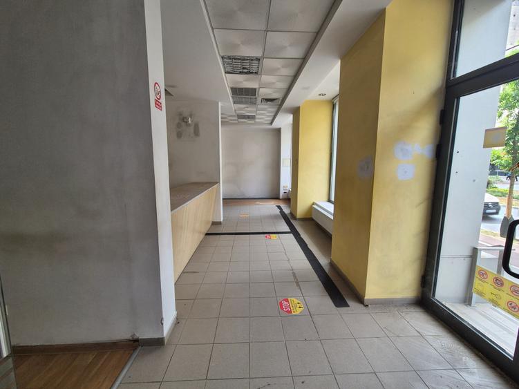 Spațiu comercial, de 150 mp, în Micro IV