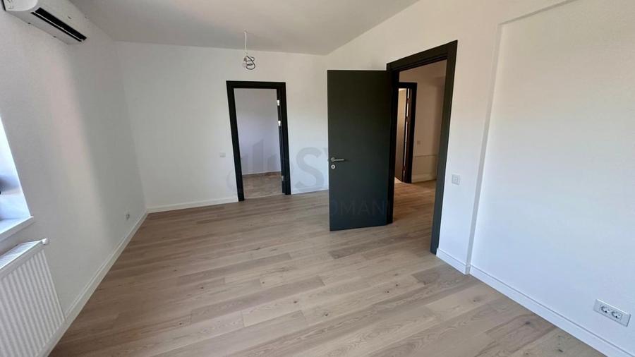 Casă individuală cu 5 camere cu Canalizare în Central