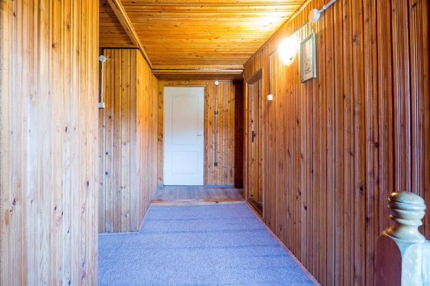 Casă cu 5 camere cu Teren 850 Mp în Pruni