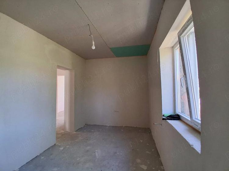 Casă cu 2 camere cu Teren 1520 Mp în Exterior Vest