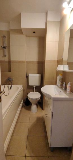 Apartament cu 4 camere decomandat în Exterior Vest
